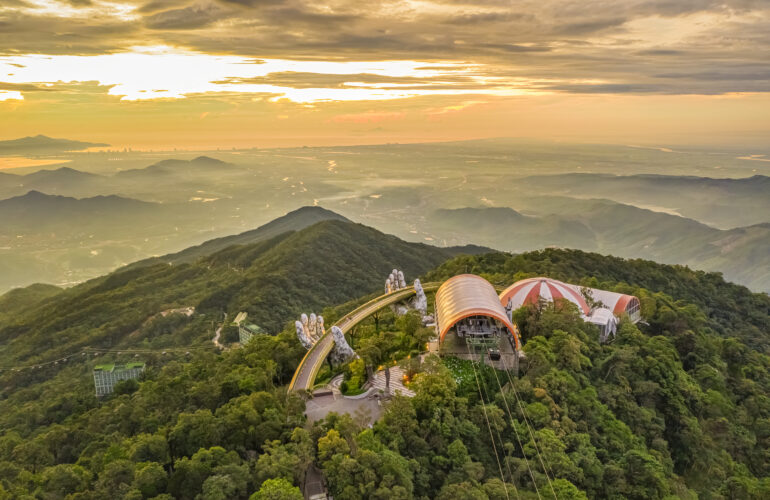 Cầu Vàng Đà Nẵng - Bà Nà Hills